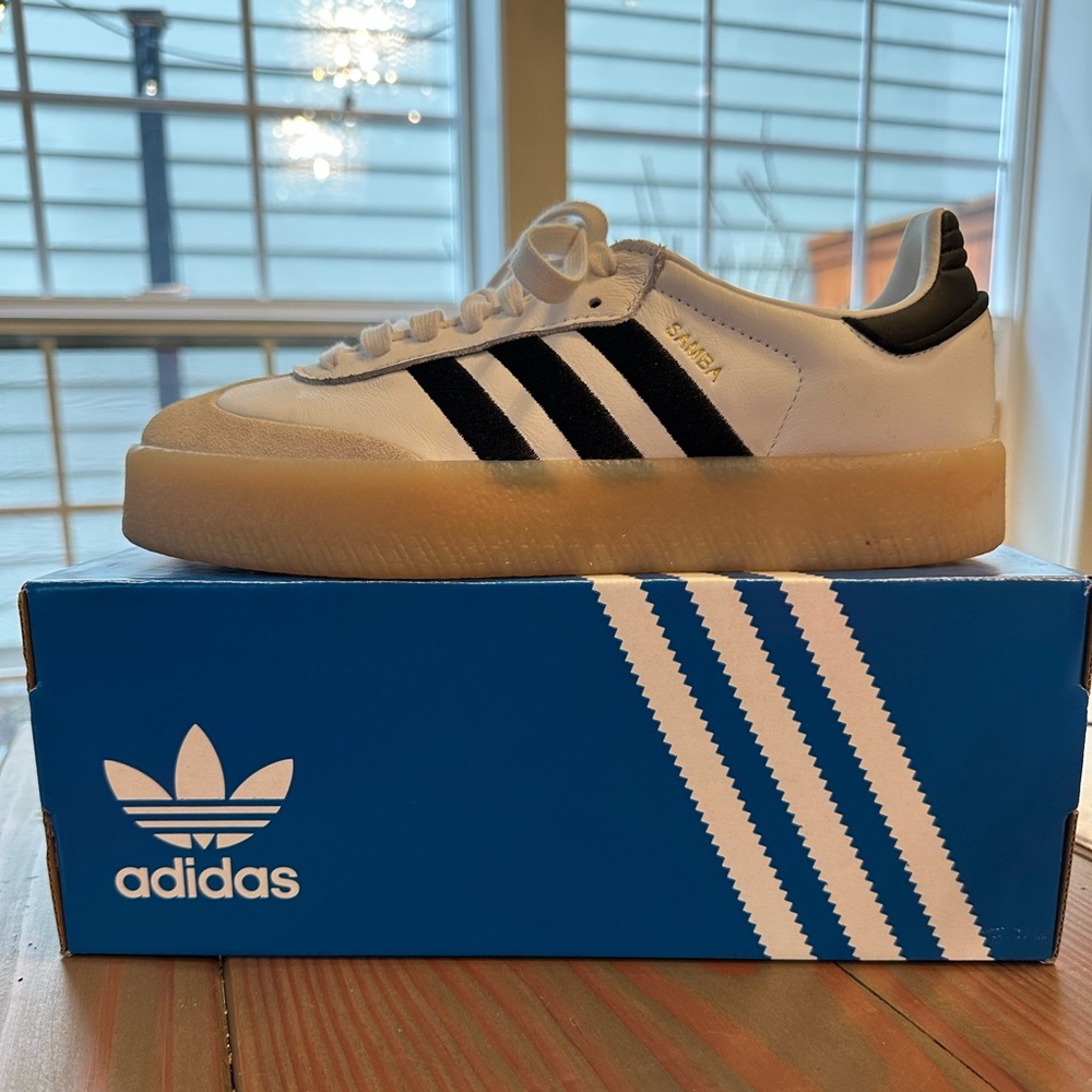 adidas Originals Sambae, women’s size 7, White/Core Black/Gum